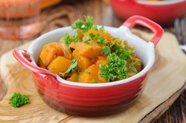 Запеченная тыква с зеленью