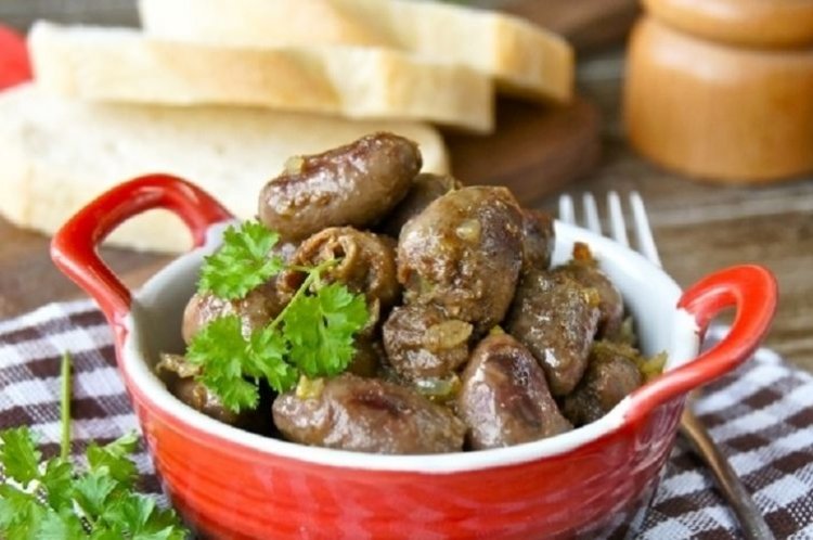 Куриные сердечки на сковороде