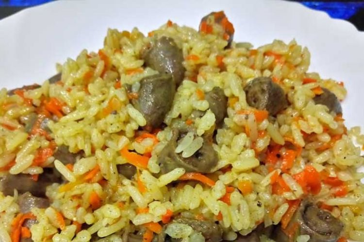 Куриные сердечки с рисом