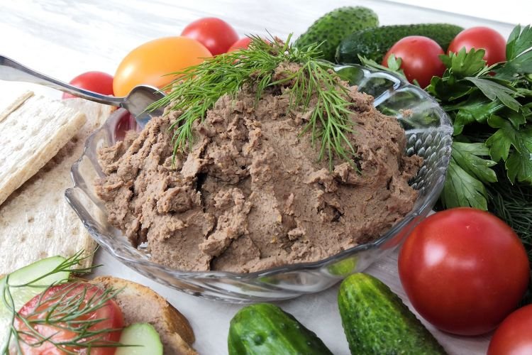 Печеночный паштет с овощами