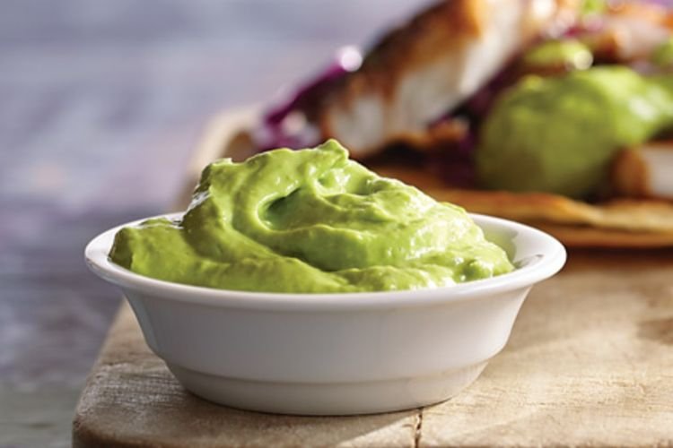 Соус для бургера со сливочным сыром и авокадо