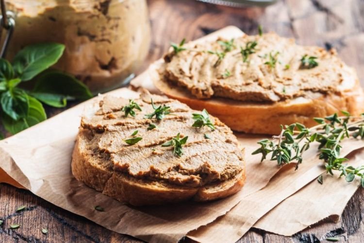 Паштет из куриной печени со сметаной