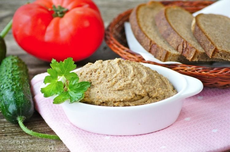 Паштет из куриной печени с яйцом