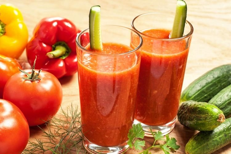 Смузи из сельдерея с помидором