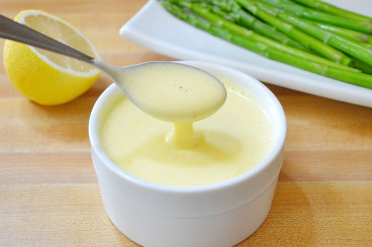 Сливочный соус с яичными желтками