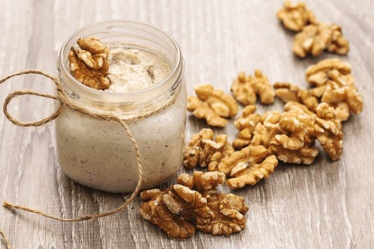 Сливочный соус с грецкими орехами