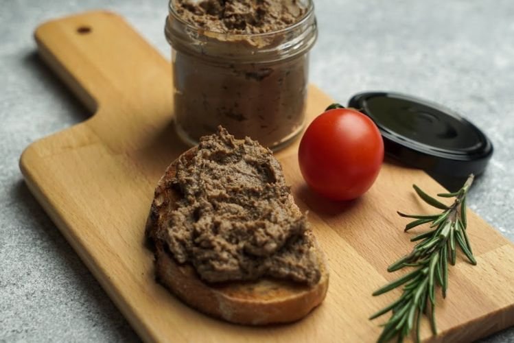 Паштет из говяжьей печени с черносливом