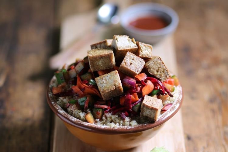 Поке со свеклой и тофу