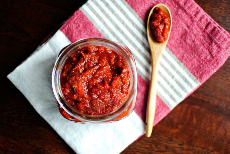 Томатный соус с сельдереем и вином