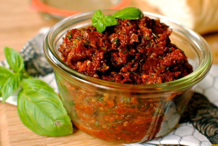 Соус для пиццы с вялеными помидорами