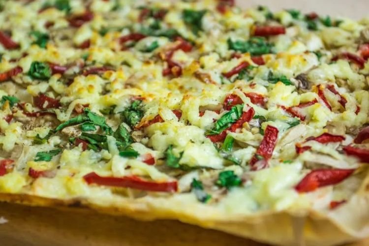 Пицца из лаваша с овощами