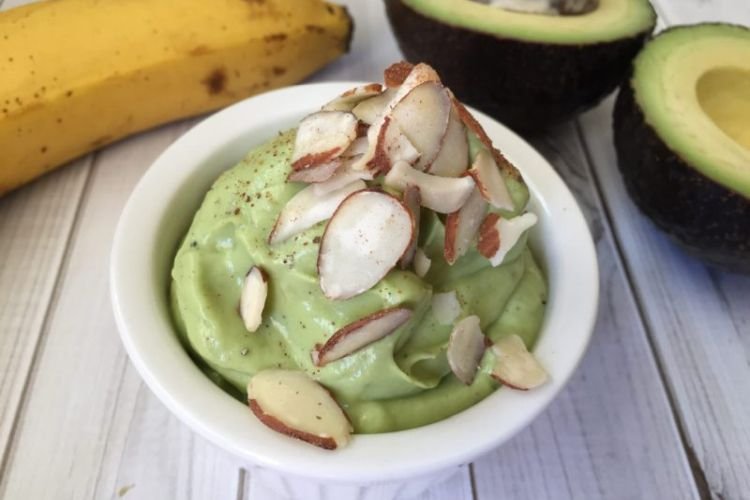 Пудинг из авокадо и киви