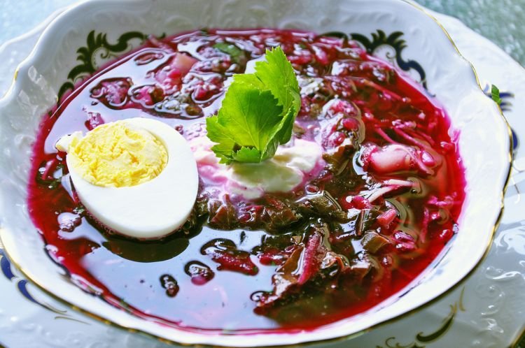 Ботвинья из свекольной ботвы