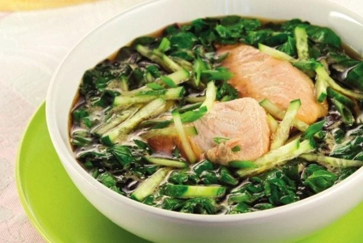 Ботвинья со щавелем и рыбой