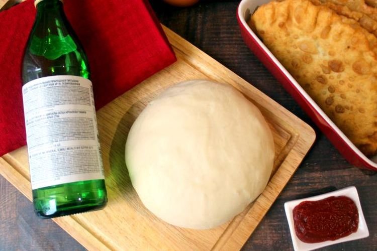 Тесто для чебуреков на минералке