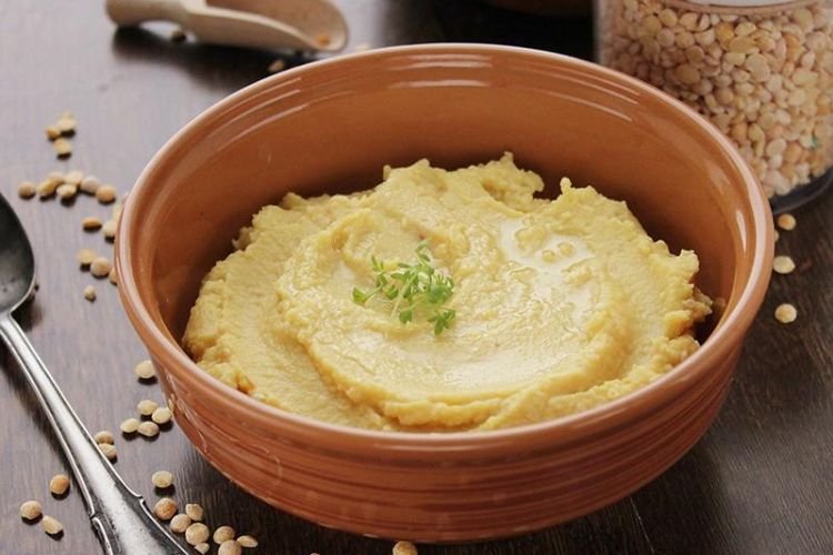 Хумус из сухого гороха и домашней кунжутной пасты