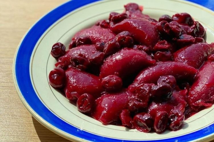 Тесто для вареников на вишневом соке