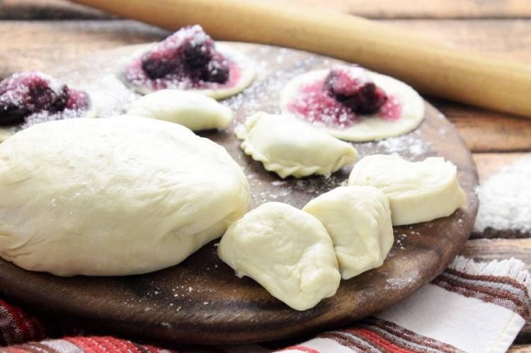 Тесто для вареников на сыворотке