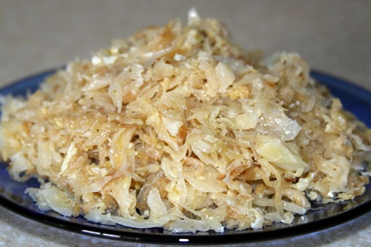 С капустой и яйцами