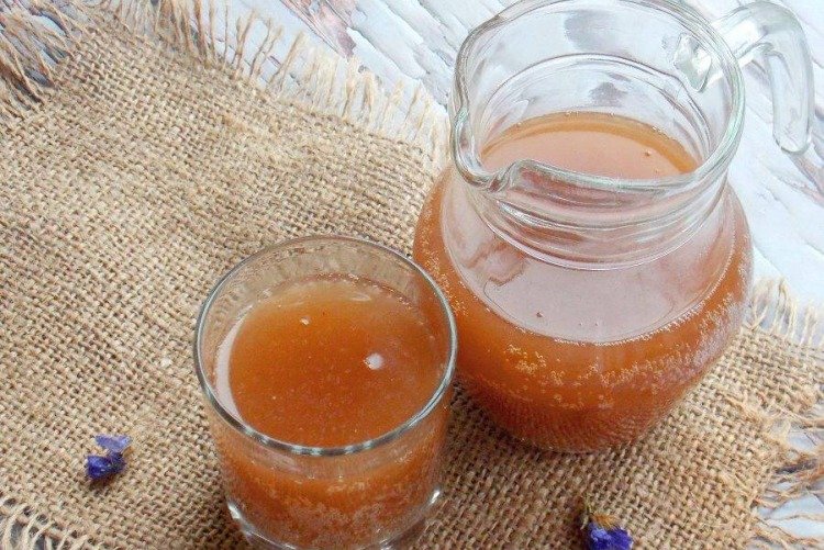 Квас из цикория с изюмом