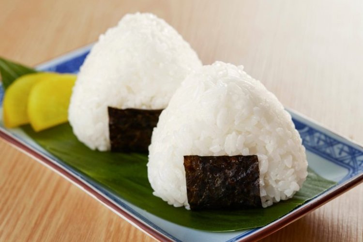 Онигири с креветками