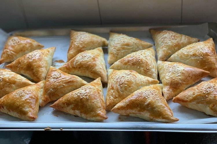 Самса с брынзой и шпинатом