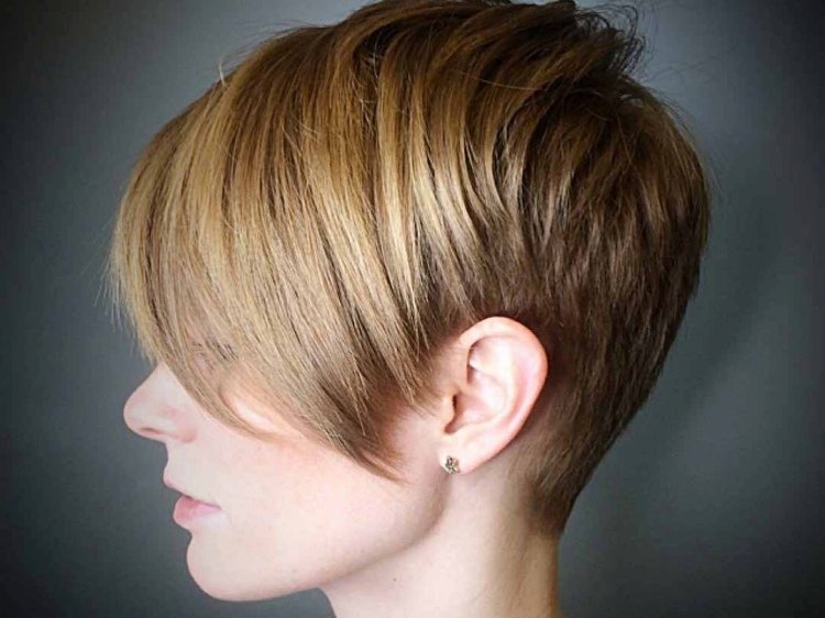 Короткие стрижки с удлиненной челкой