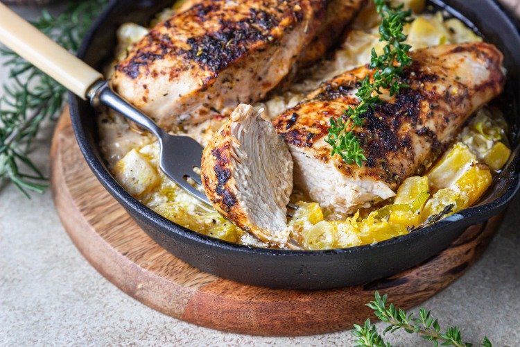 Куриная грудка с тыквой в духовке