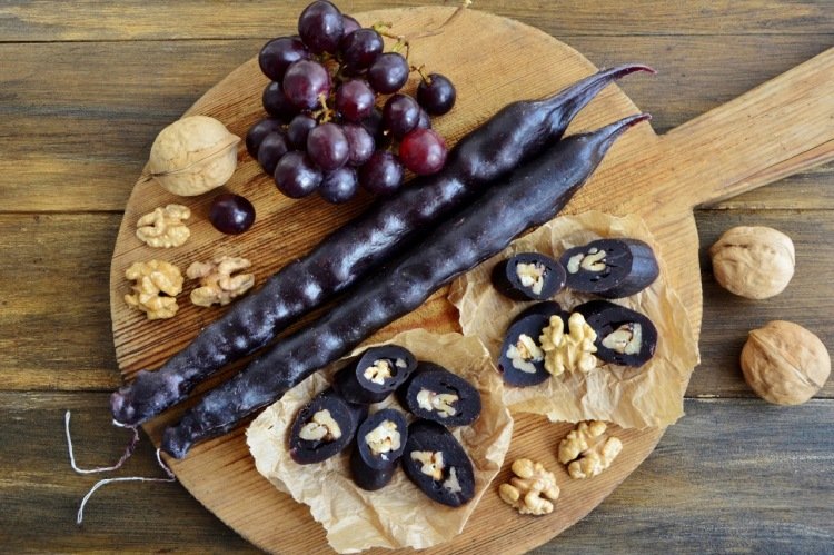 Чурчхела с медом и тыквенными семечками