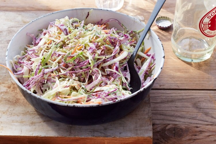 Салат Коул Слоу с йогуртом