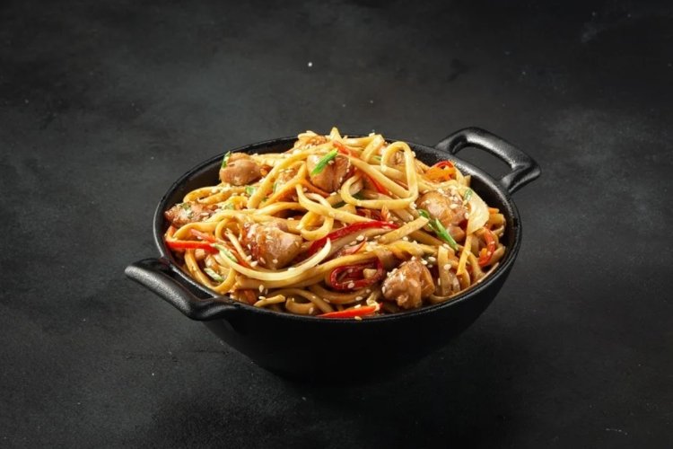 Удон с курицей в мультиварке