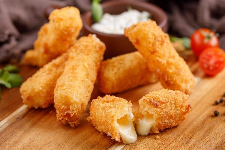 Сырные палочки в кляре на сковороде