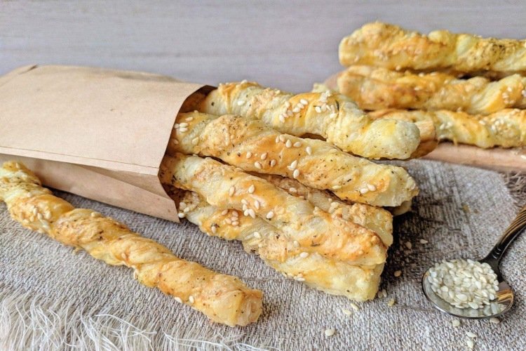 Сырные палочки из брынзы