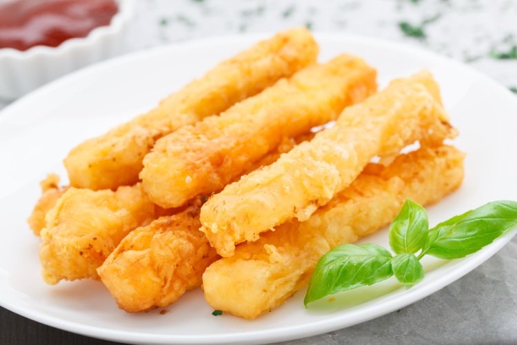 Сырные палочки в пивном кляре