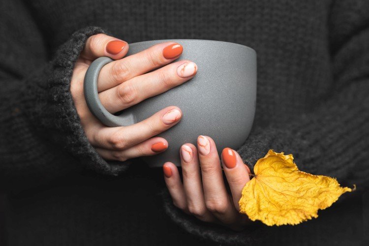Осенний маникюр 2022: модные тренды и красивые идеи (50 фото)
