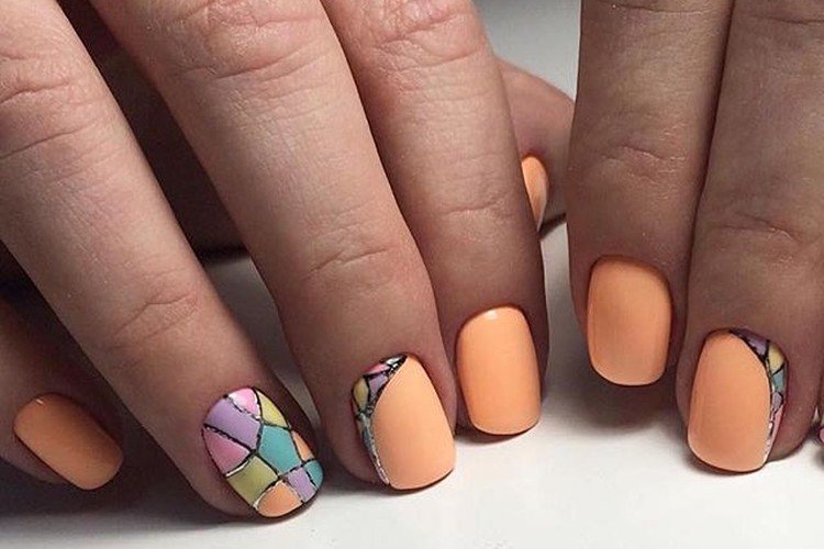 Маникюр «мозаика»