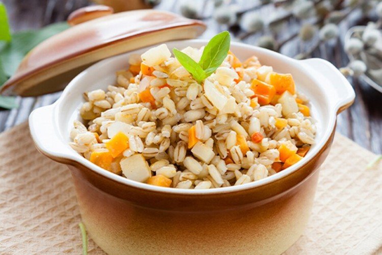 Перловка с яблоками и тыквой