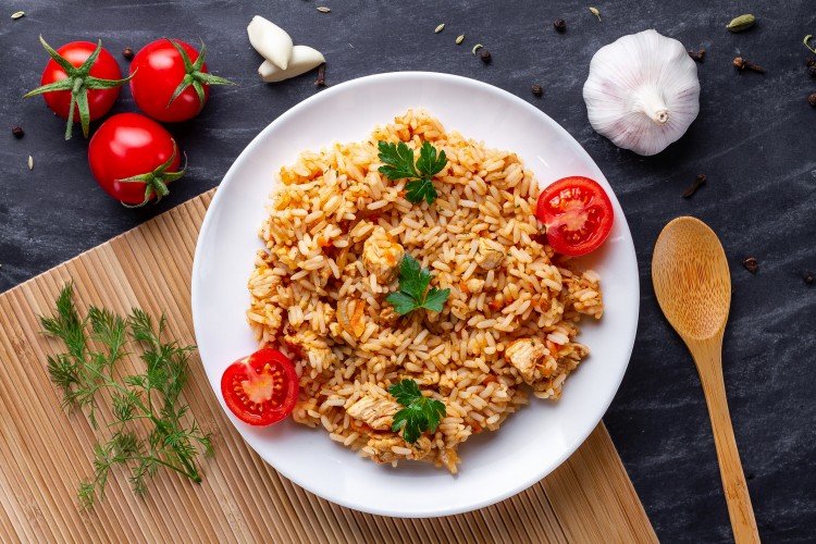 15 простых рецептов плова с курицей на сковороде