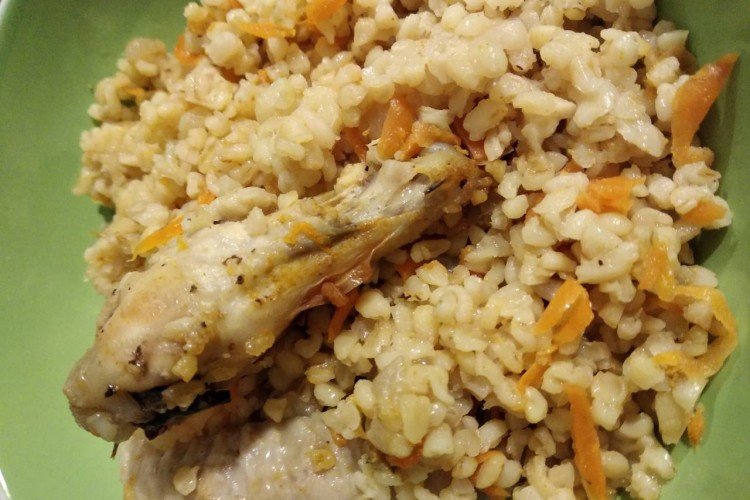 Плов из булгура и курицей