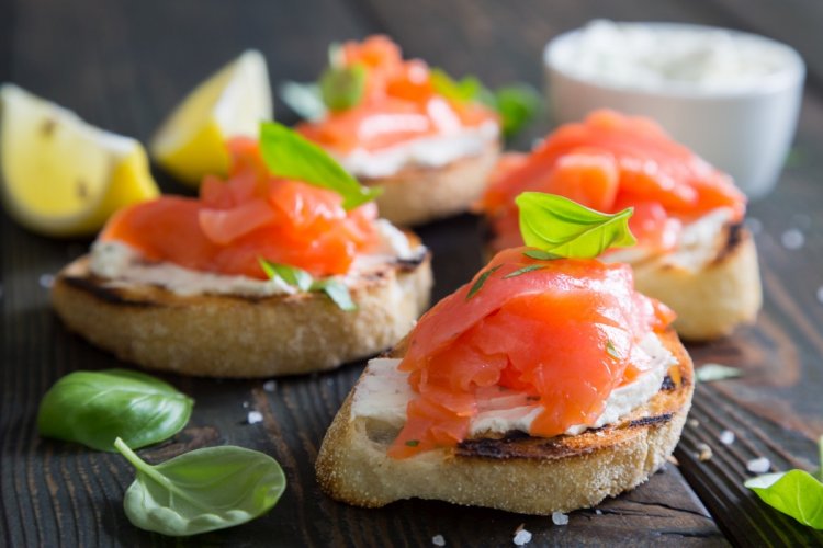 15 отличных рецептов брускетты с лососем