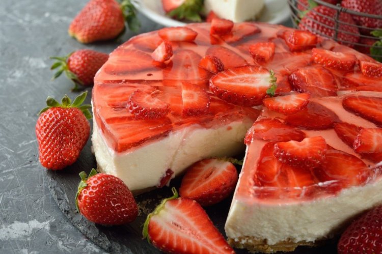 Клубничный чизкейк без выпечки