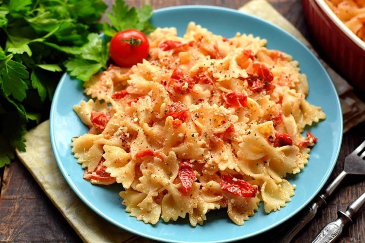 Паста с маскарпоне и томатами