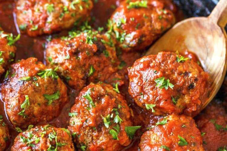 Тефтели с гречкой в томатном соусе