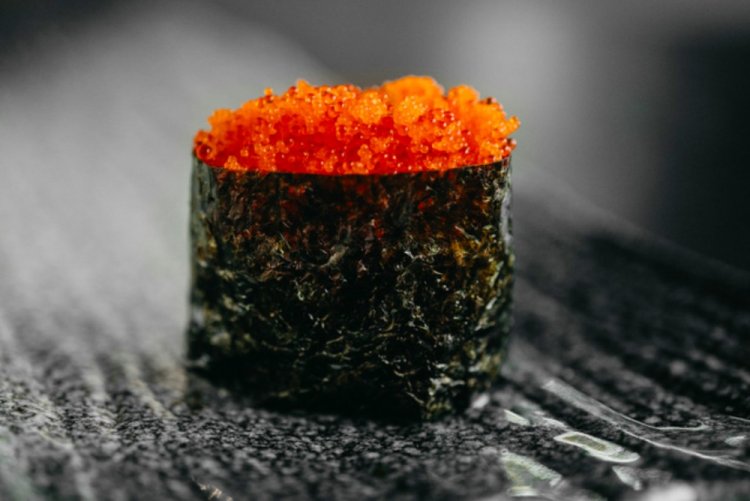 Гунканы с икрой тобико