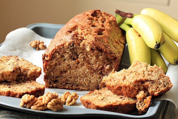 Банановый кекс с орехами