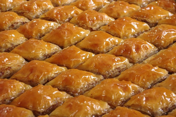 Пахлава с арахисом и кунжутом