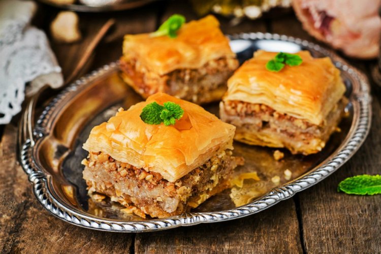 Пахлава с фундуком и цедрой