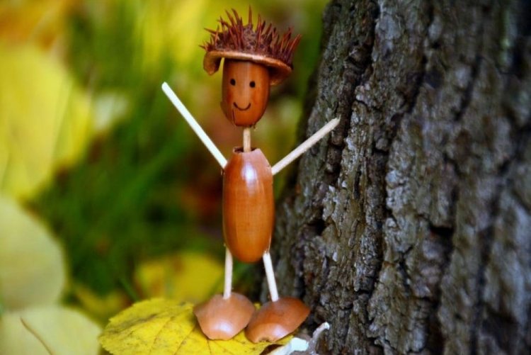 Человечки из желудей