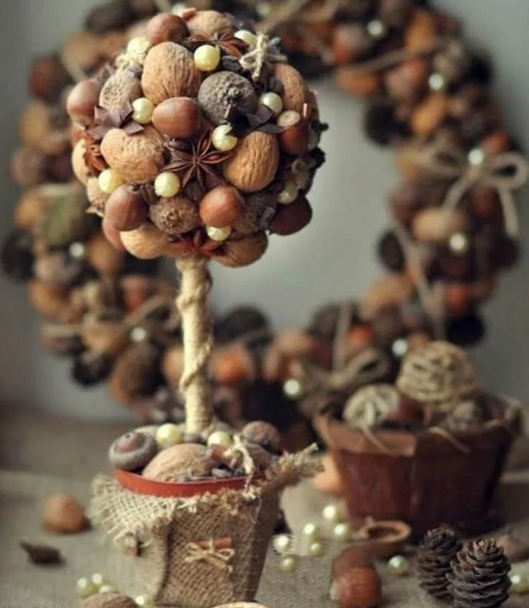 Топиарий из желудей