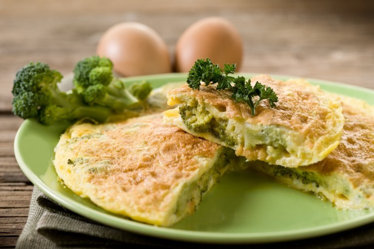 Омлет с брокколи